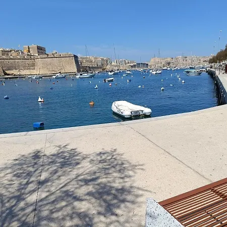 Maisonette In The Alley Kalkara