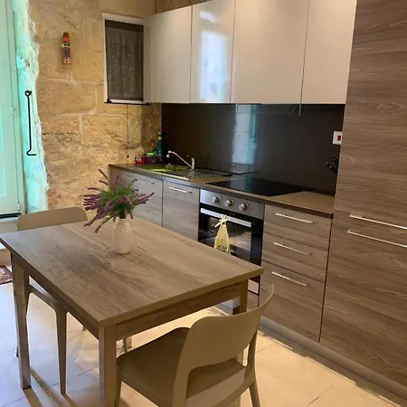 Maisonette In The Alley *