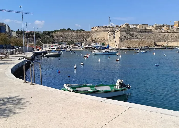 Maisonette In The Alley Apartment *
