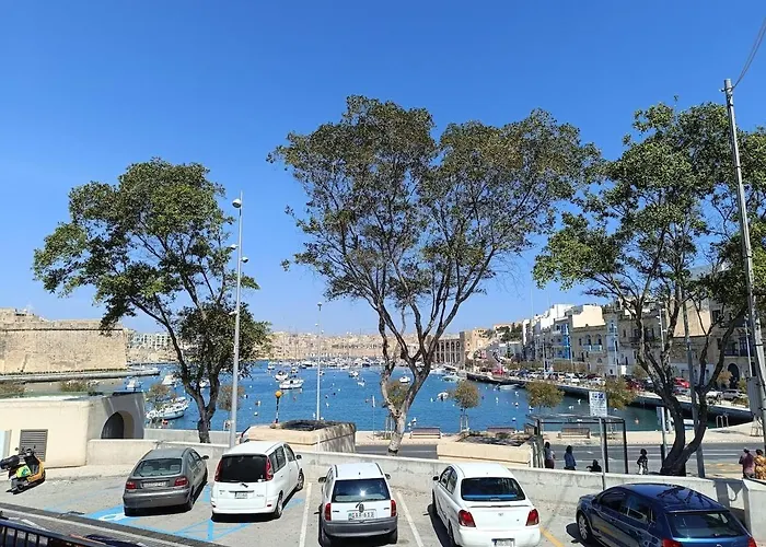 Maisonette In The Alley