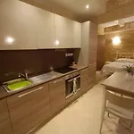 Maisonette In The Alley Апартаменты *