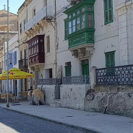 Maisonette In The Alley *