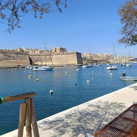 Maisonette In The Alley Kalkara