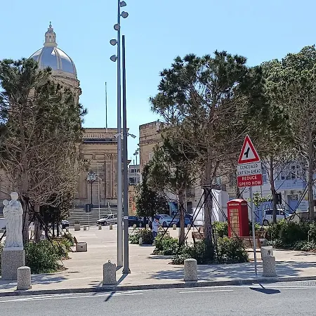 Maisonette In The Alley
